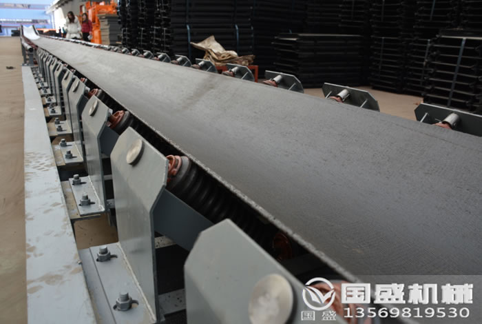 長距離可調(diào)節(jié)皮帶輸送機 長距離可調(diào)節(jié)皮帶輸送機